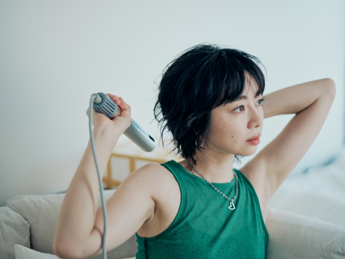 cado カドー baton バトン スティック型ヘアドライヤー 本体のみ